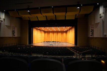 The 900-seat theatre features a Wenger Diva® Acoustical Shell with a maple veneer finish. The shell, known for its flexibility and superb acoustics, has 10 towers and three rows of ceilings.