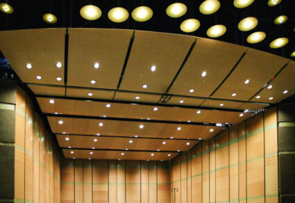 The Diva’s ceiling panels also feature built-in Lieto™ LED light fixtures.